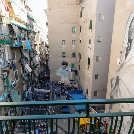 Bed and Breakfast I Murales